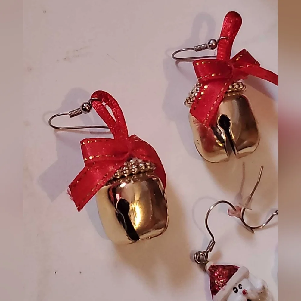 JINGLE BELLS & SANTA CLAUS Earrings White Red Silver & Gold Glitter Pier…